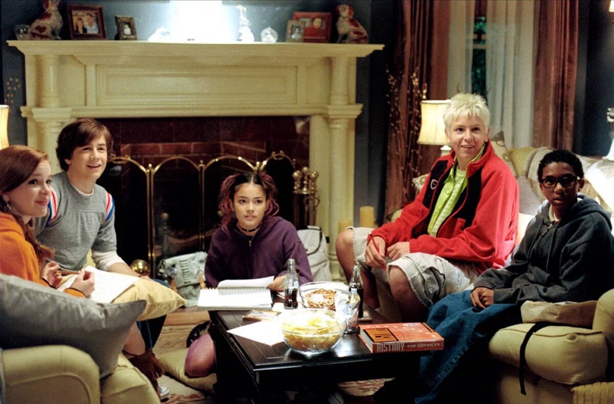 Фильм полон приятных персонажей, каждый из которых чем-то выделяется на фоне других