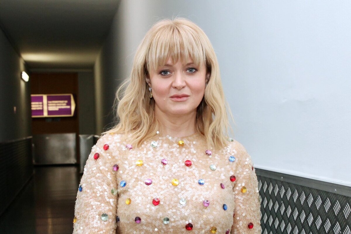 Анна Михалкова поразила поклонников своим видом. Актриса сильно изменилась. Помимо внешних метаморфоз, артистка решилась и на внутренние. Подробности в нашем материале.