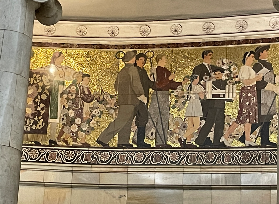 Фреска на станции метро Киевская, Москва.