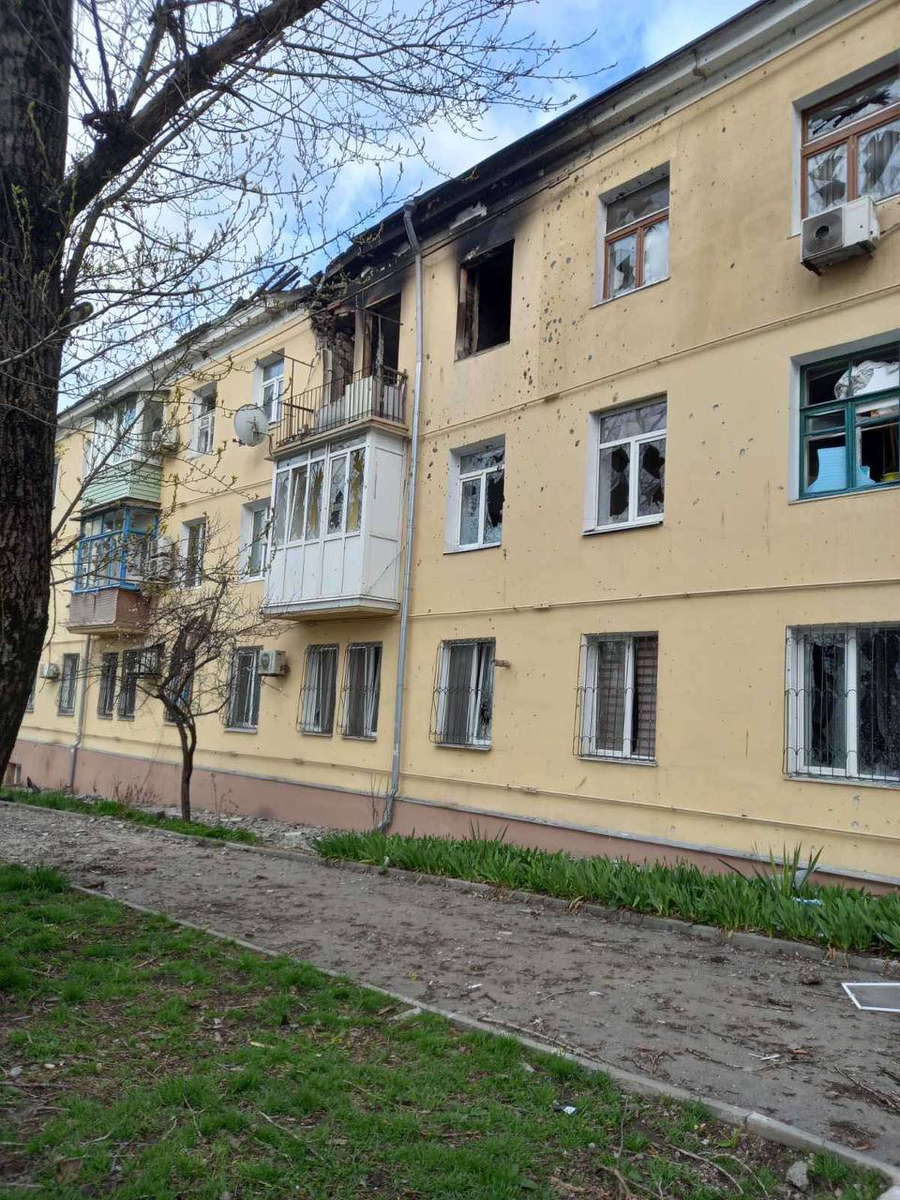 Стена под которой ловила связь