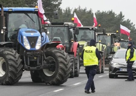    Польские фермеры предупредили о всенародной забастовке 20 марта и перекрытии дорог в 500 населённых пунктах