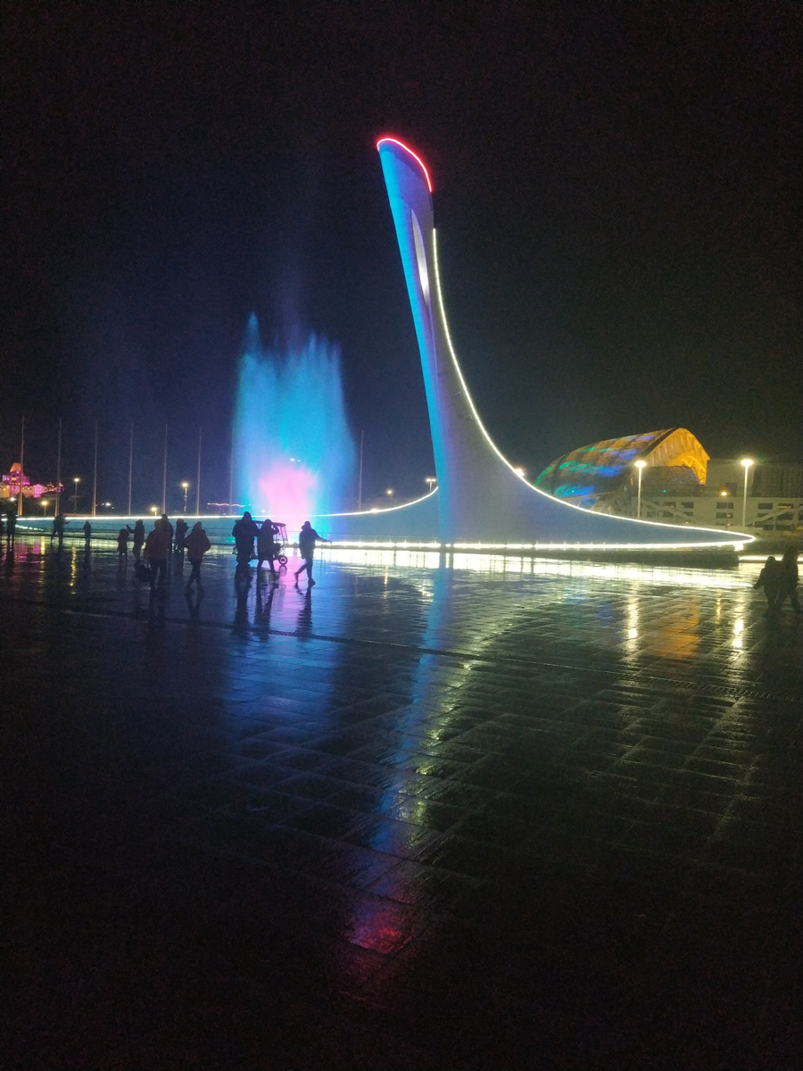 Поющий фонтан Сочи — самый мокрый из виденных мной