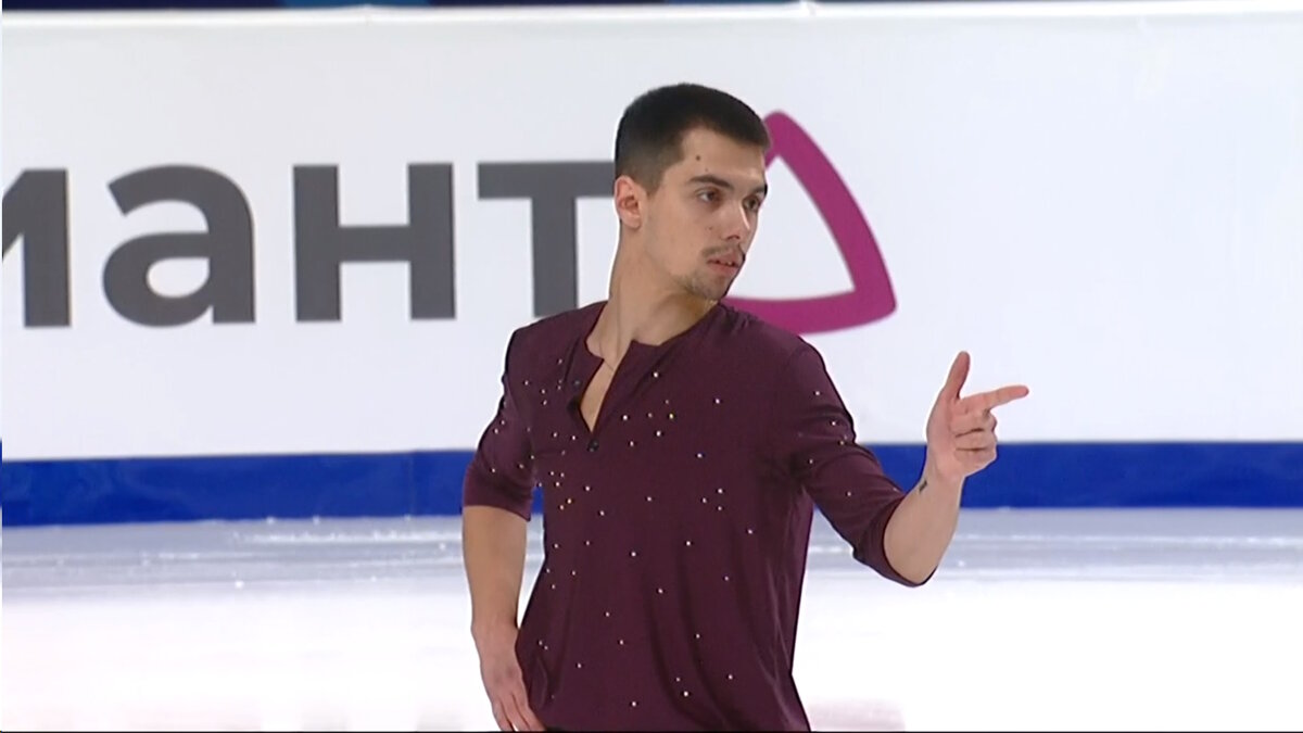    Роман Савосин на старте произвольной программы чемпионата России в Челябинске. Фото: стоп-кадр прямого эфира "Первого канала"