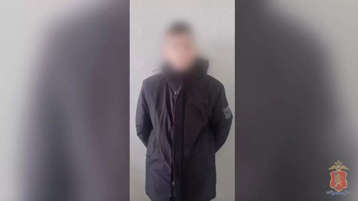     13-летнего парня из Ачинска задержали за лже-минирования. По данным полиции, он сообщил о 20 минированиях.