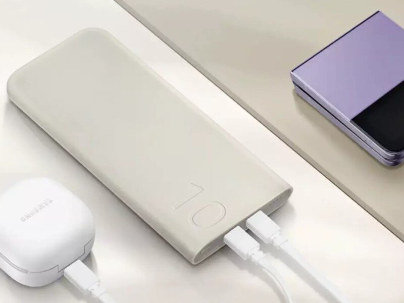    Samsung выпустила компактный пауэрбанк с функцией беспроводной зарядки