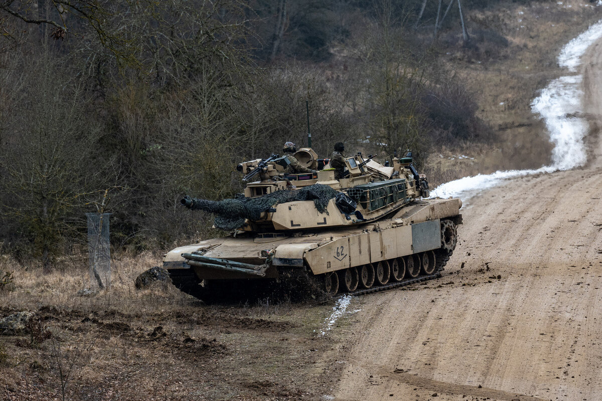 Бойцы ВС РФ осмотрели подбитый Abrams и сняли его на видео | RuNews24.ru |  Дзен