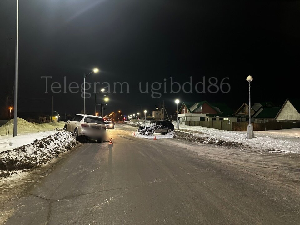    В Нижневартовске в тройном ДТП пострадали два человека