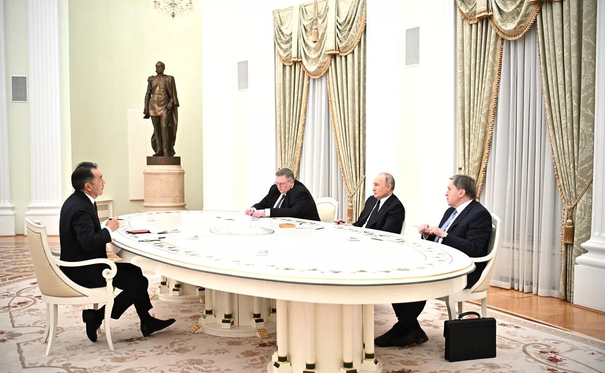 Владимир Путин провёл в Кремле встречу с Председателем Коллегии Евразийской экономической комиссии Бакытжаном Сагинтаевым © Photo: Пресс-служба президента России