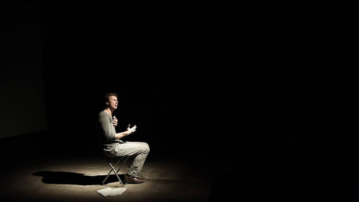 Моноспектакль «Человек.doc. Олег Кулик. Игра на барабанах», театр Практика