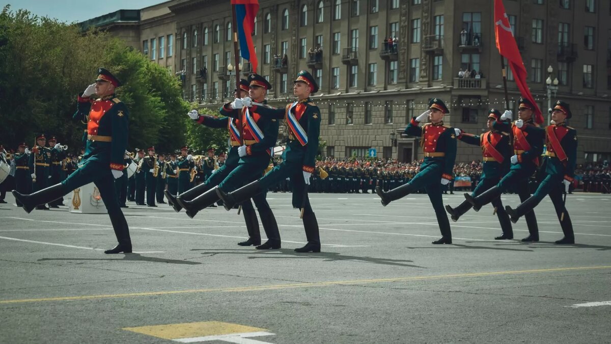 Праздник не за горами: в Оренбурге начинают собирать трибуны ко Дню Победы  | 56orb.ru | Дзен