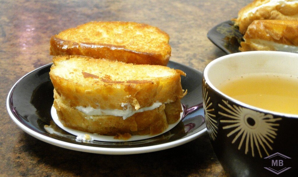 Хрустящая корочка багета с творогом делает утро нового дня восхитительно вкусным!