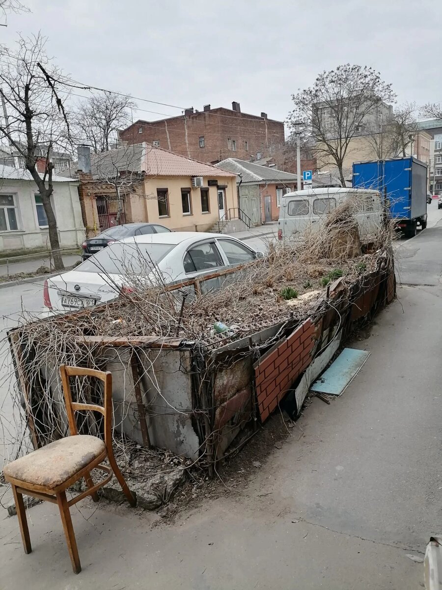 Фантасмагория по-ростовски: жители удивлены домом в Ростове на улице  Обороны | Privet-Rostov.ru | Дзен