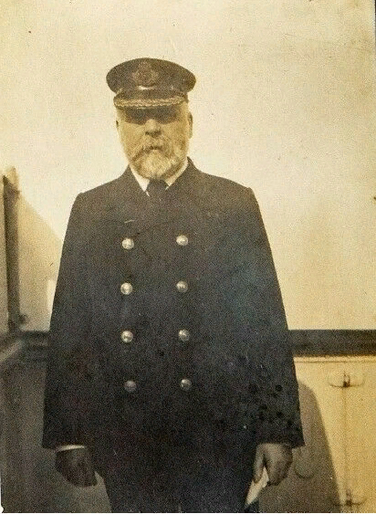 Капитан Смит на борту «Адриатика», которым он командовал с 1907 года (с) titaniccollector 