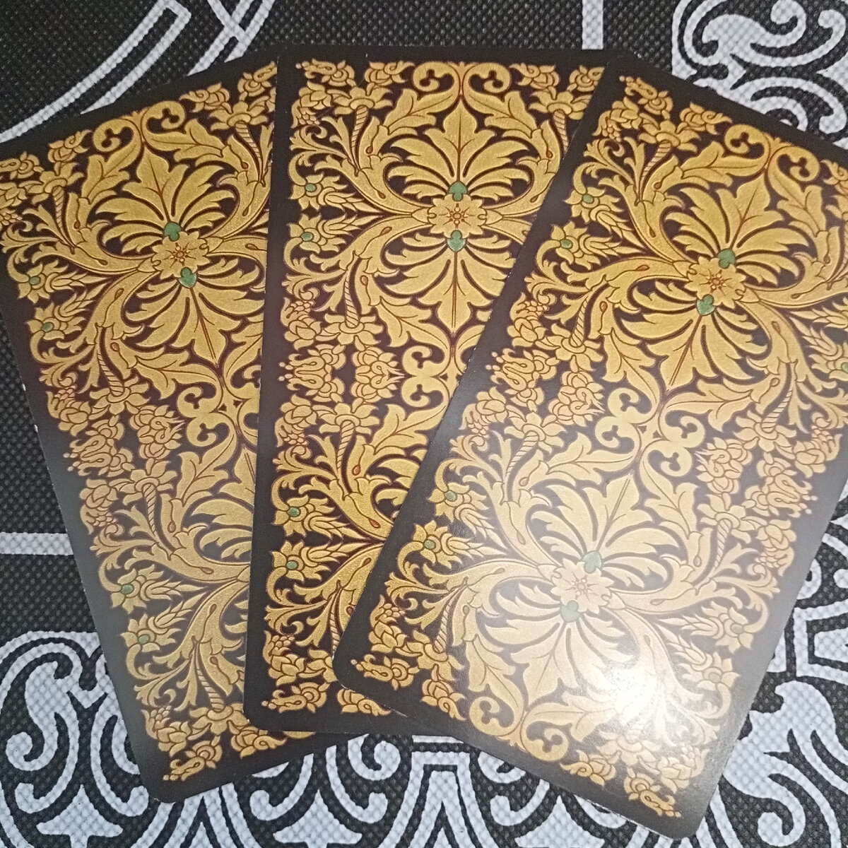 Расклад из трёх карт для Вас на Золотом Универсальном Таро. 