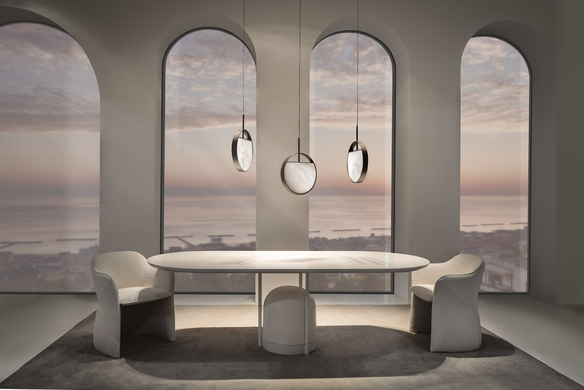 Столы итальянского бренда Cantori — это всегда авангардные изделия, которые отличаются яркими цветами и современным стилем, но при этом не пренебрегают вниманием к каждой детали.