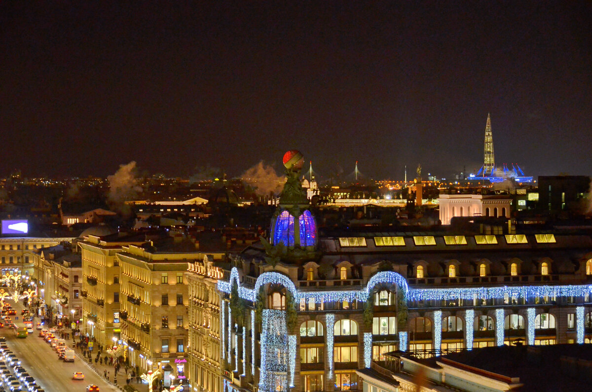 Вид на "Лахта Центр" с Думской башни на Невском проспекте 