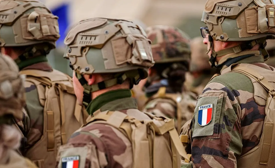 Des forces spéciales françaises aux frontières ?  Allez allez
