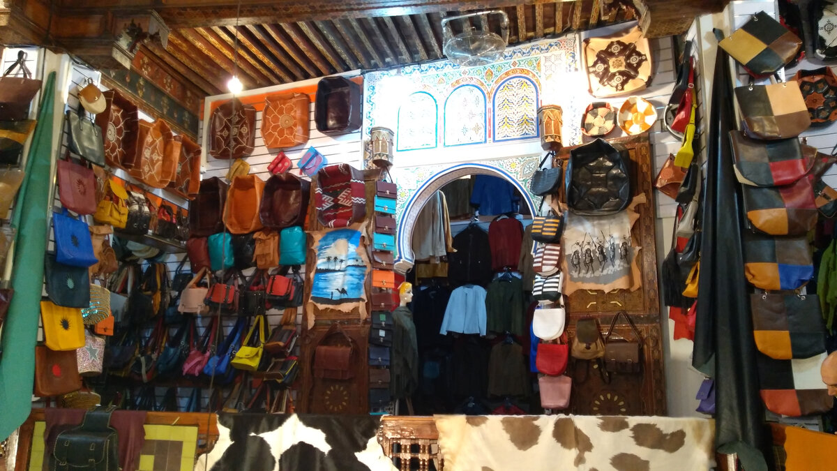 Знаменитая кожа в Фесе