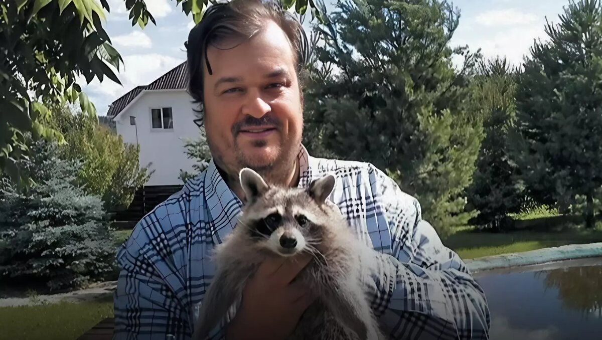     Василий Уткин своим профессионализмом и творческим подходом качественно изменил восприятие спортивных журналистов и комментаторов российским зрителям. По мнению волгоградских спортивных экспертов, Уткин заложил основы работы с футбольным контентом в российских СМИ и блогосфере.