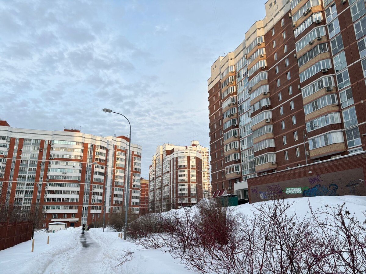  . : Vysotsky Estate 