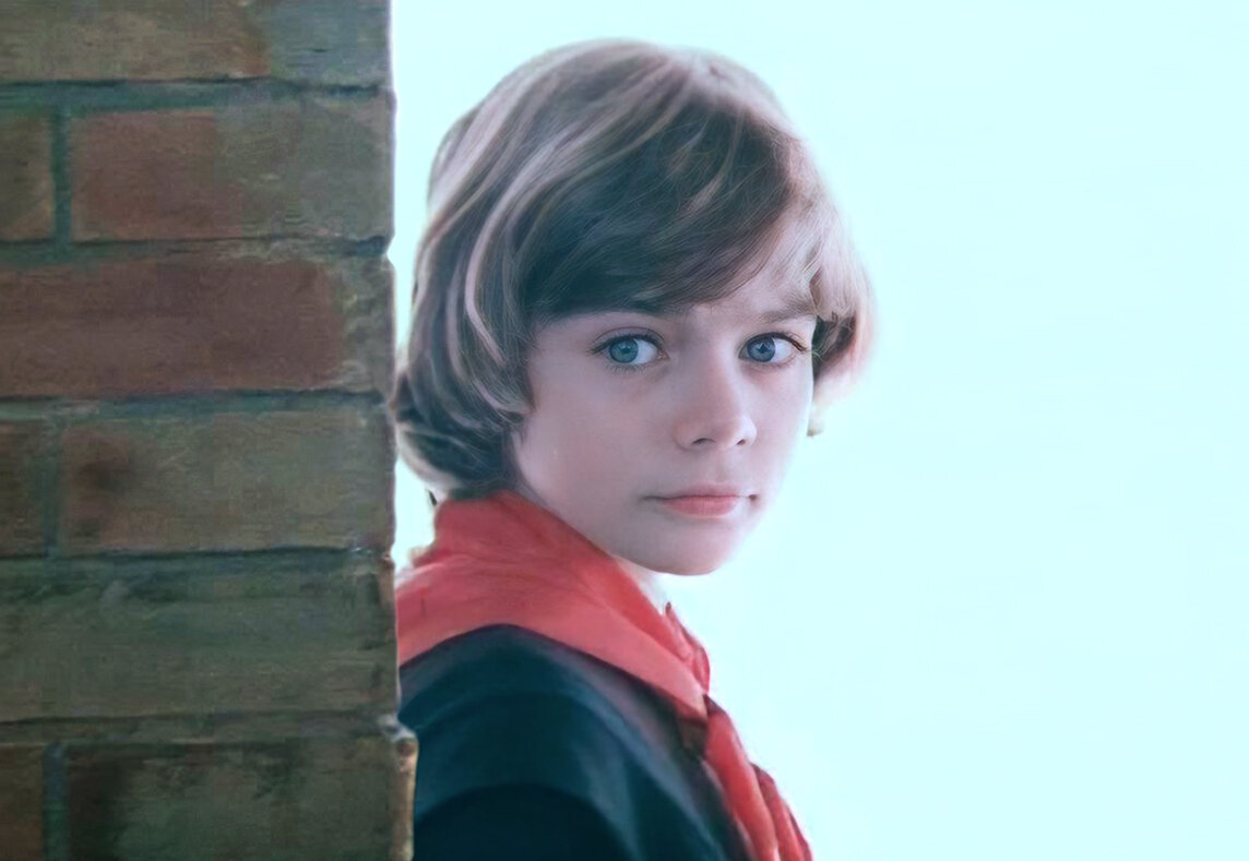 Не пытайтесь повторить этот фокус с мальчиками. Это очень опасно для девочек...