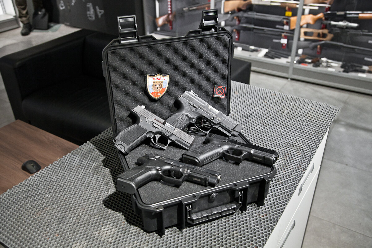 Спортивные пистолеты отечественного и иностранного производства.