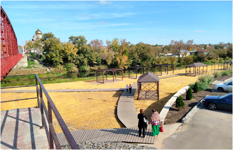 Город Петровск. Городской солярий возле Железного моста. 