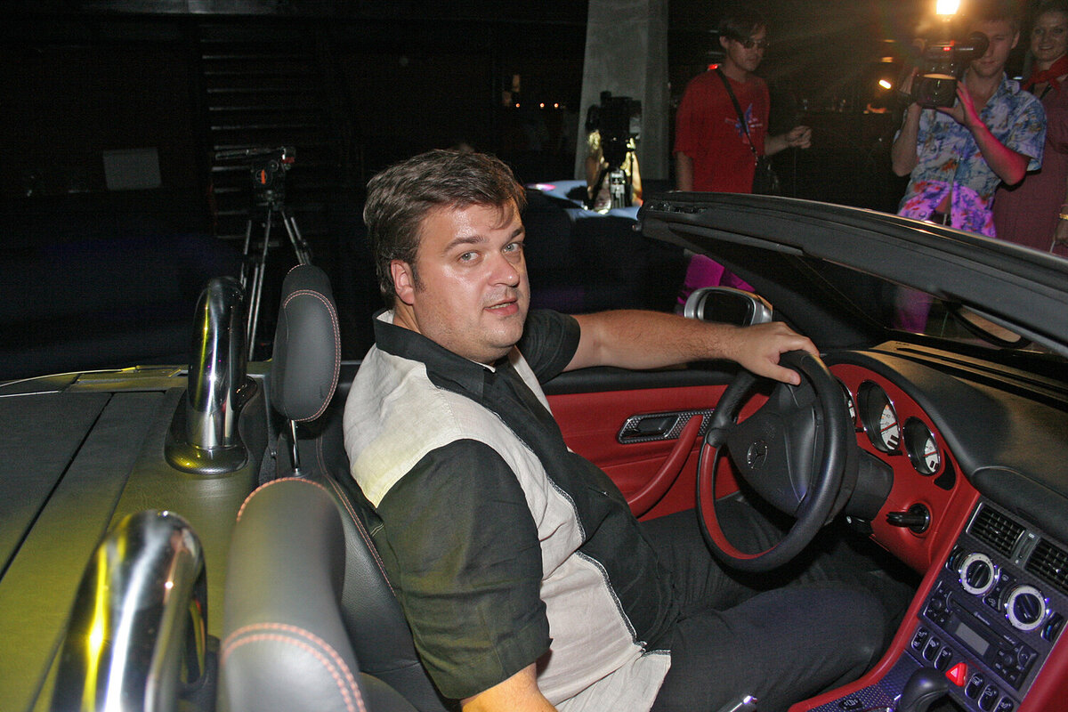 Спортивный комментатор и телеведущий Василий Уткин, 2005 год    📷