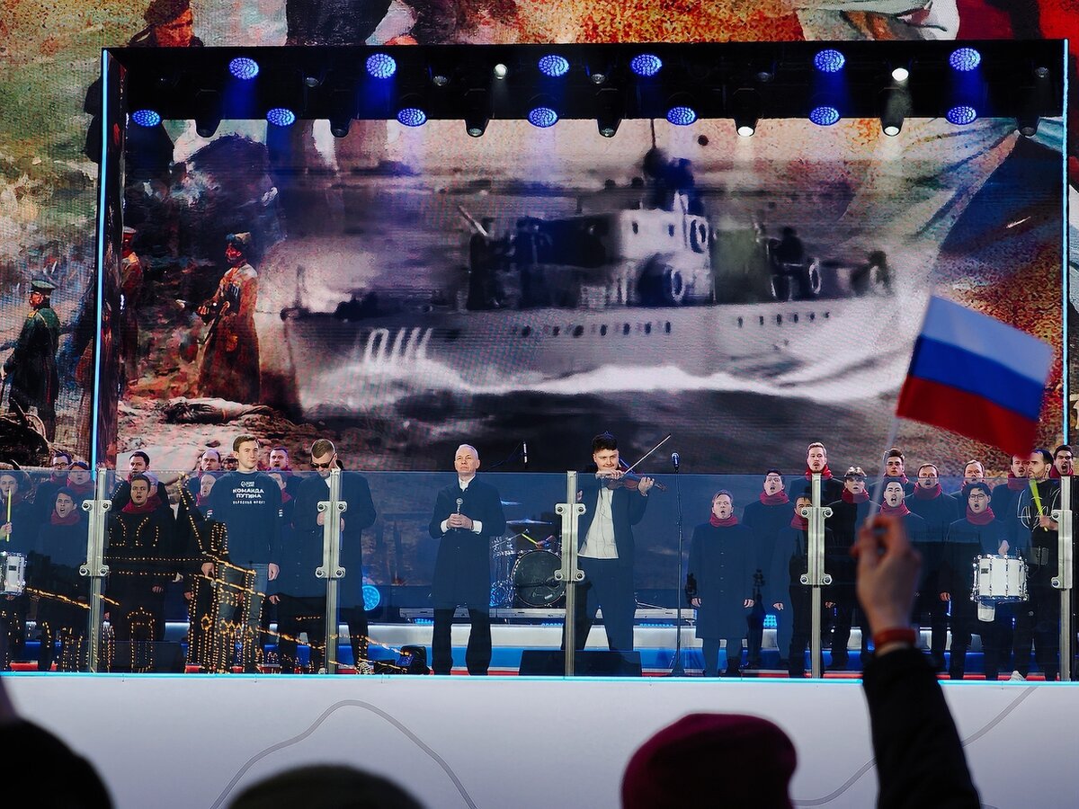 «10 лет в родной гавани» - как прошел митинг-концерт на Красной площади, посвященный 10-летней годовщине присоединения Крыма к России.-8