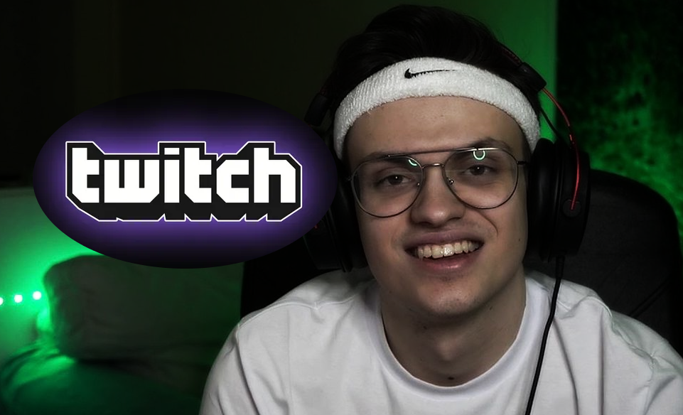 Стример Бустер в повязке