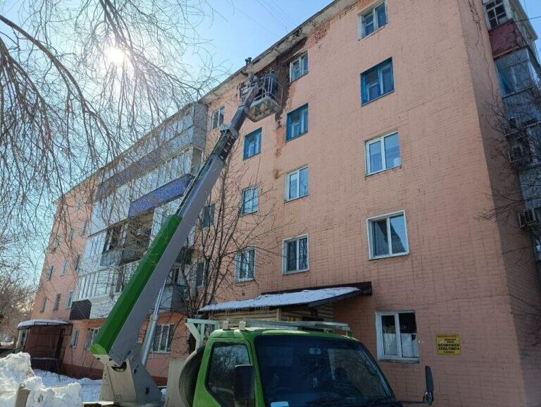    В Оренбурге обследуют дом на Юркина, где разрушена часть облицовочной кирпичной кладки Кристина Просвиркина