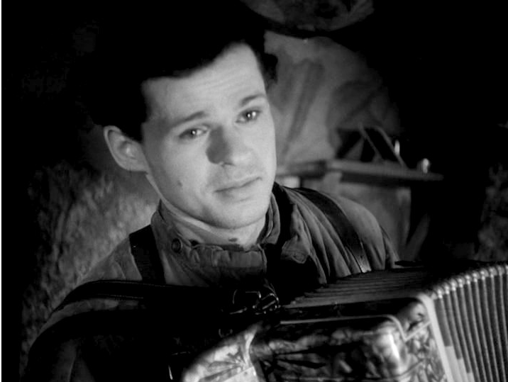 Кадр из фильма "Солдаты" (1956)