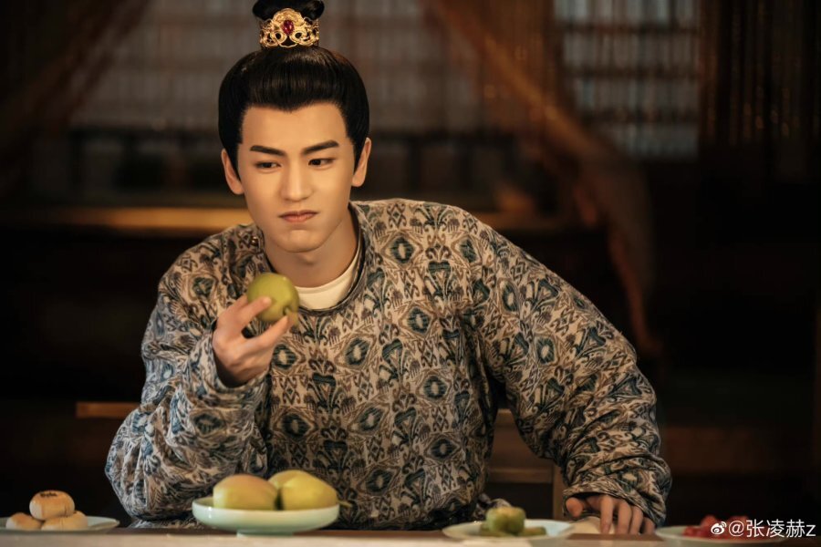 Чжао лиин актриса. Цзюлу фэйсян фото. Цзюлу фэйсян. Синий шепот. Синий шепот.