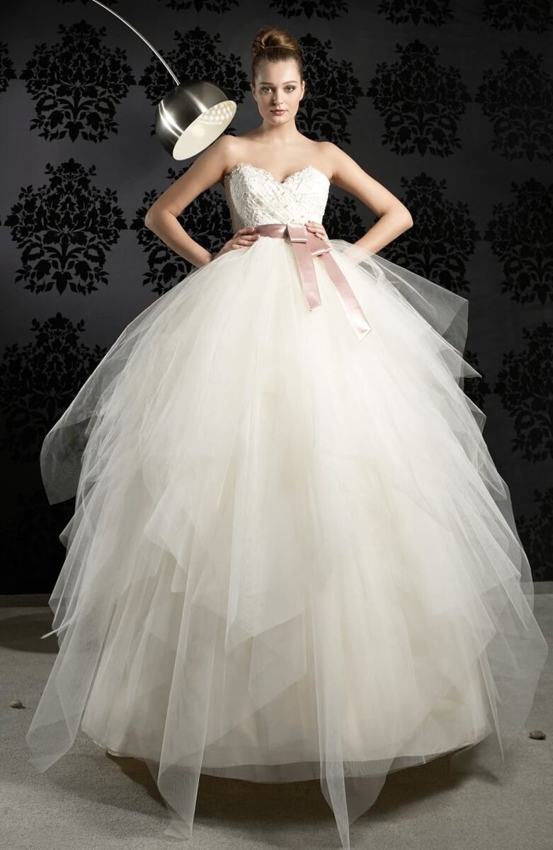    Дерзким девушкам подойдет платье в стиле «гранж». Лукбук DARIA KARLOZI