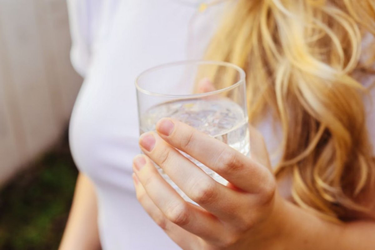 Эндокринолог Ольга Яцишина: для поддержания стройности или похудения важно пить достаточно чистой воды.