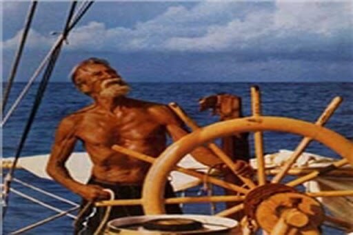 Уильям Уиллис в возрасте 70 лет на борту плота «Возраст не помеха»