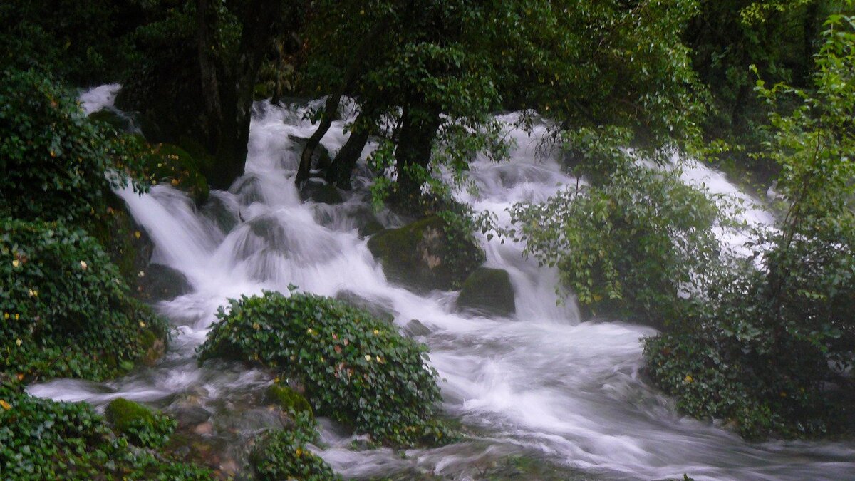 Воды у Хаста-Баш очень много