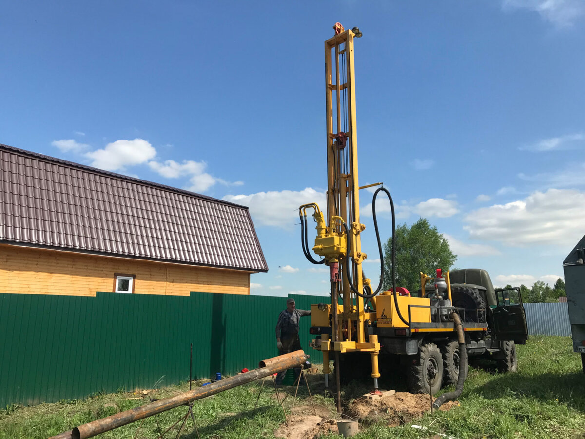 Бурение артезианских скважин. Буровые скважины. Буровая вода. Скважина на участке. Гидробурение абиссинской скважины.