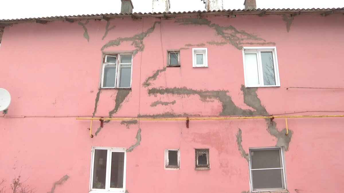    Аварийная двухэтажка, или Дом, который не хотят ремонтировать