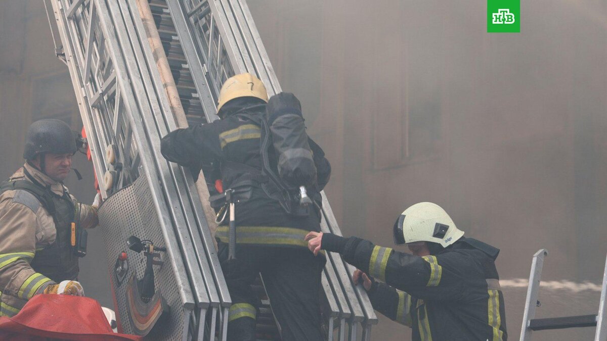 Иностранные специалисты и военные из Главного управления разведки (ГУР) Минобороны Украины уничтожены при ударе по военному заводу в Харькове, заявили подпольщики.