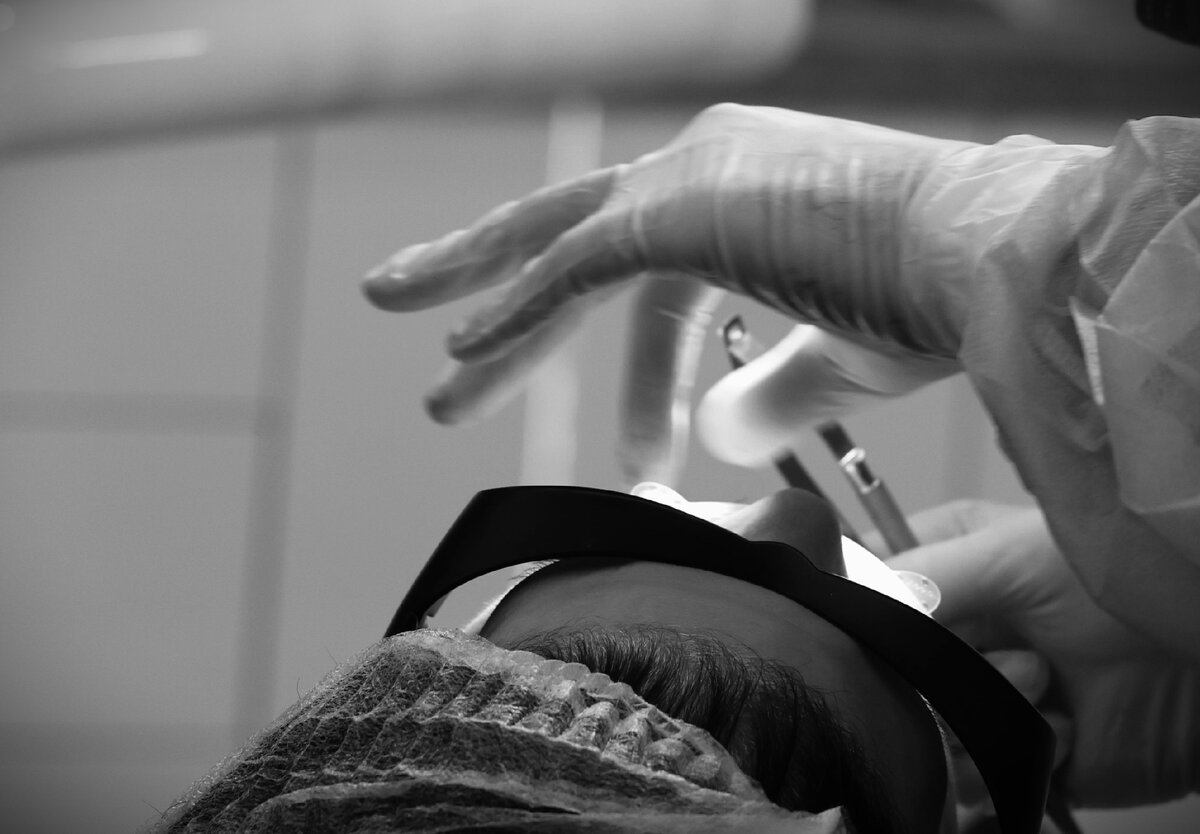 Тонкие длинные пальцы