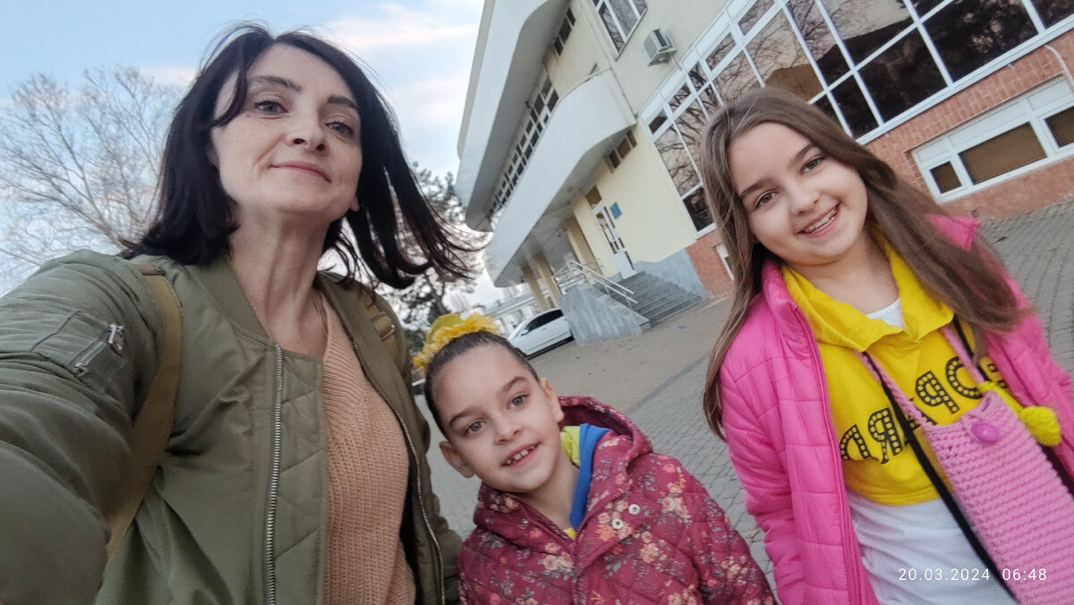 Идём в Дворец спорта. Время 6:48🙈