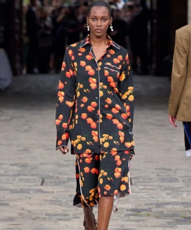 Модные тренды осень 2023. Самое модное в 2024 году. Тренды моды. Самое модное в 2024 году. Версаче 2018 женская коллекция.