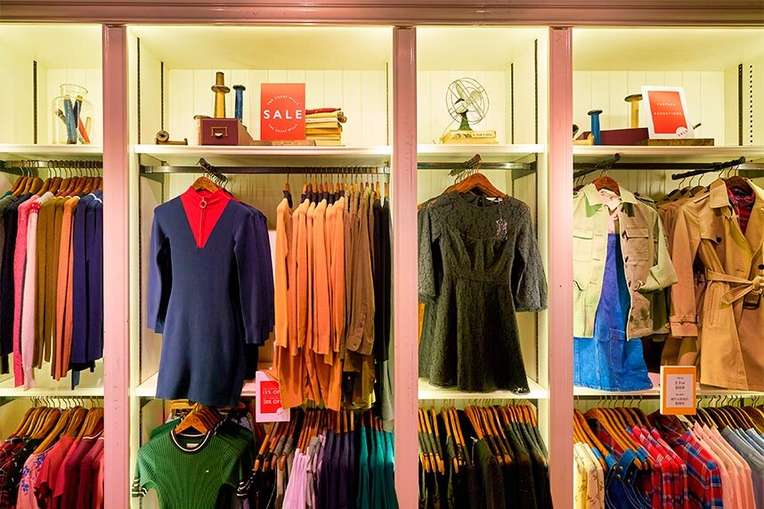 Продавец консультант (на пол ставки).