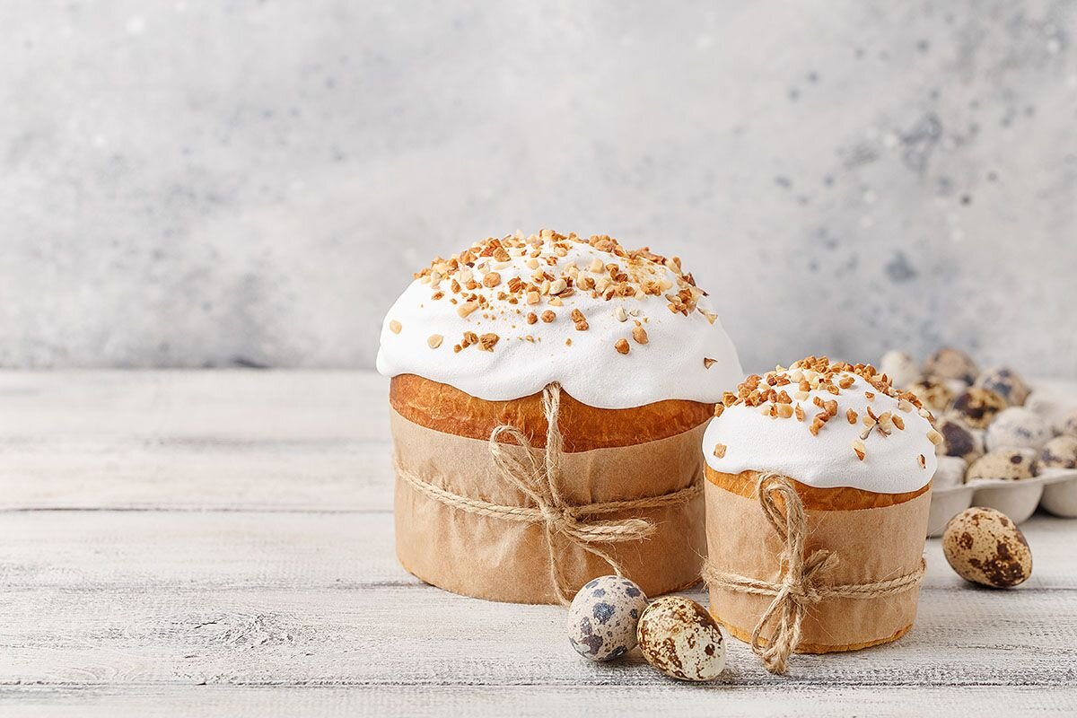 Кулич сверху можно украсить орехами📷
