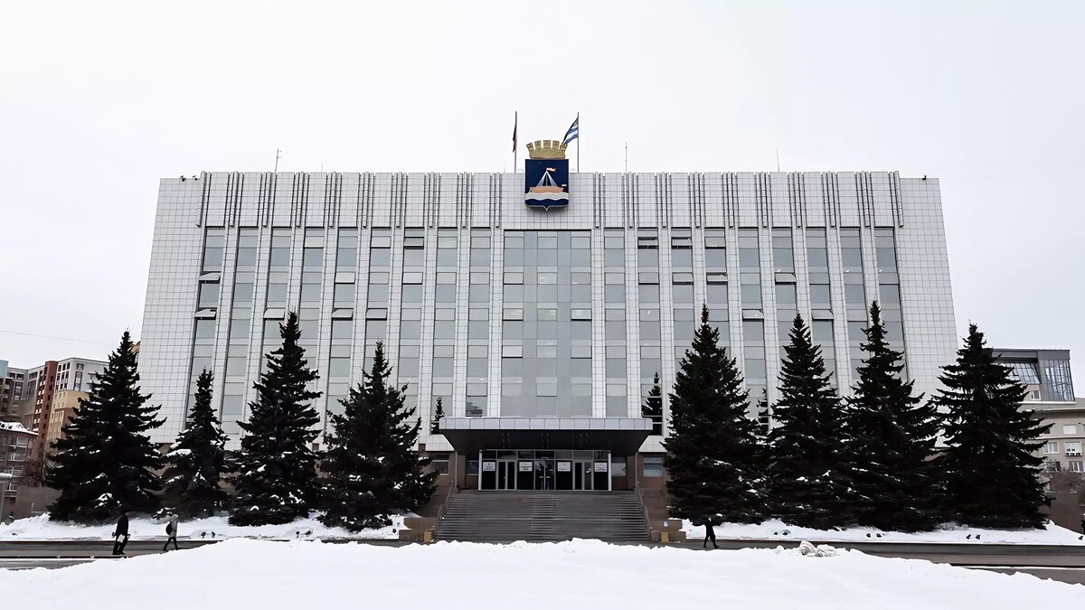     Власти хотят обновить фасад здания. На это они выделили почти 2.5 миллиона рублей.