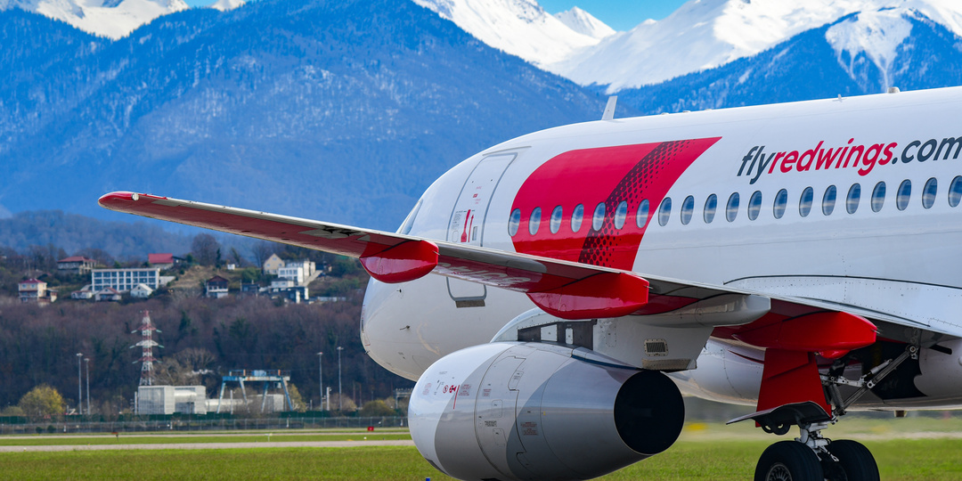 Небо, горы, самолёты — споттинг на перроне Сочи