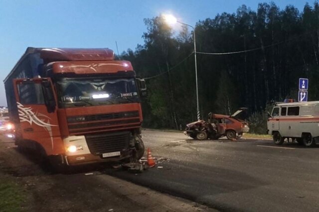    На месте ДТП в Омске. Фото: Пресс-служба УМВД России по Омской области