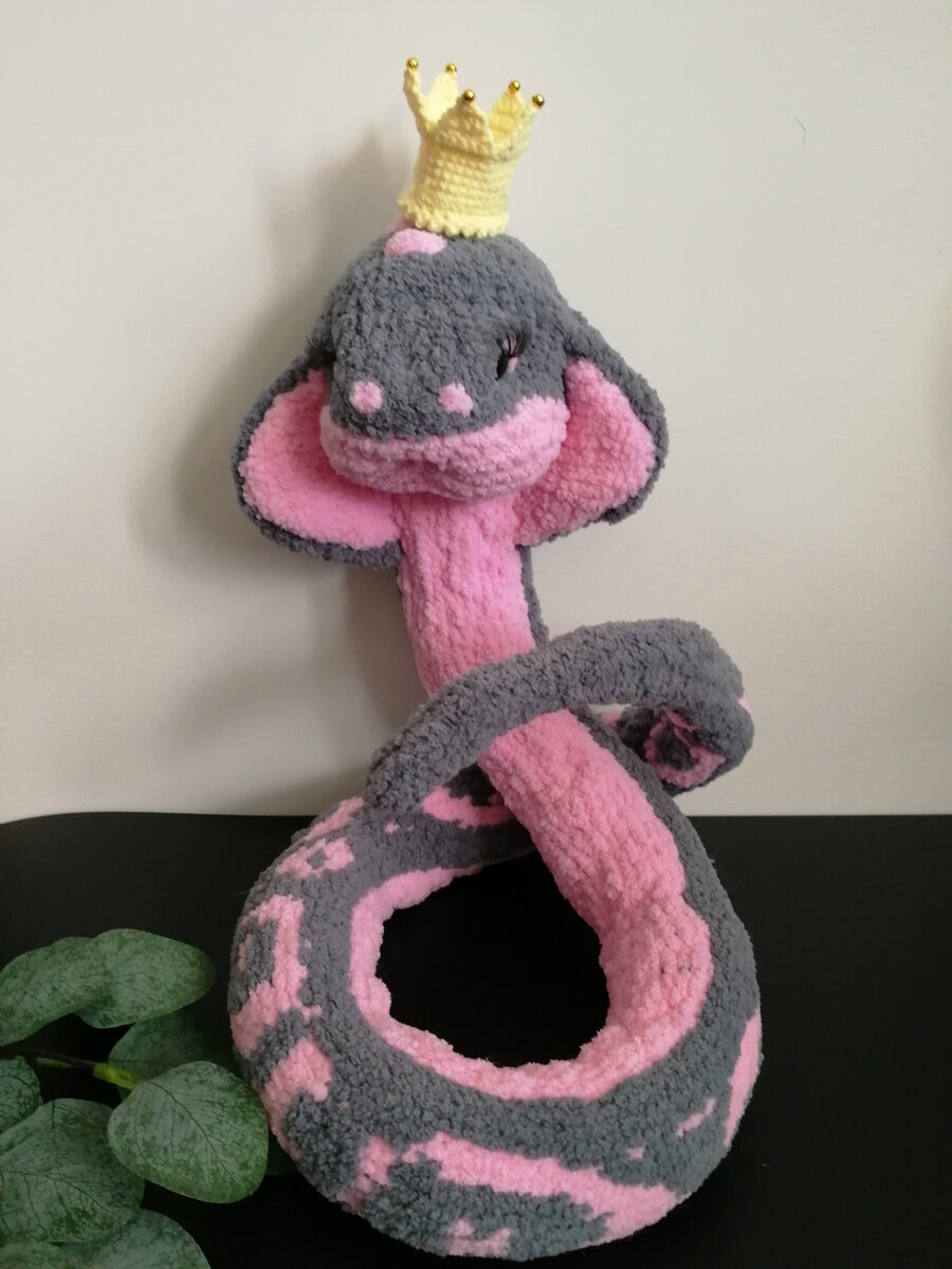 Символ будущего года 2025 Варвара в поиске дома 