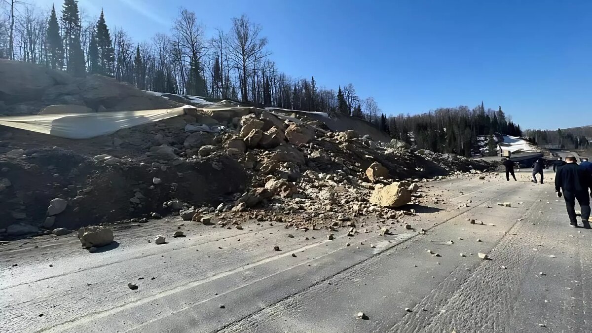     В четверг, 21 марта, в Ашинском районе Челябинской области снова перекроют трассу М-5 для взрывных работ, об этом сообщили в Управлении дорог «Южный Урал».